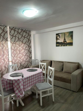 Apartament 3 camere, str lacul plopului,13 septe